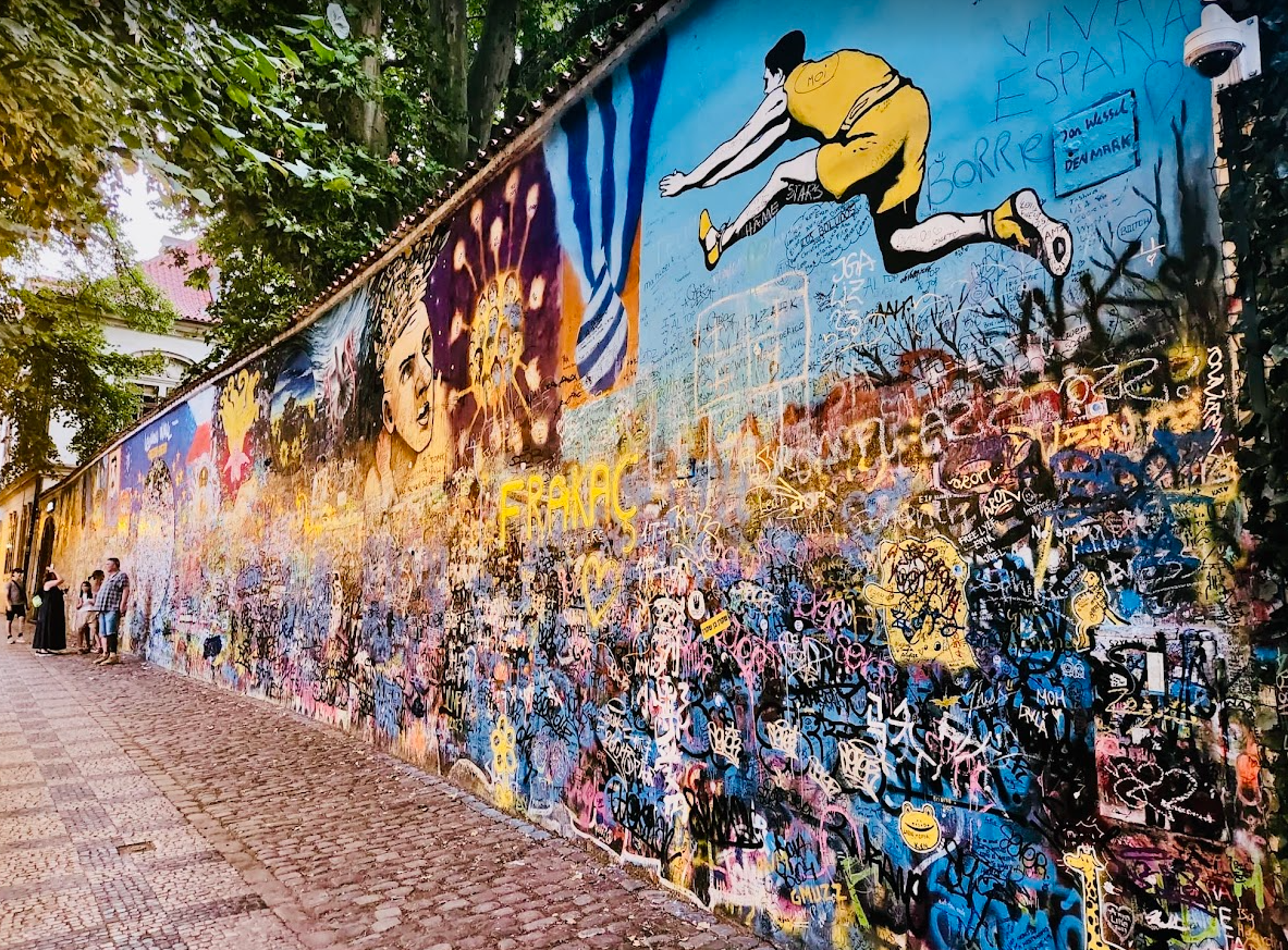 JOHN LENNON’S WALL