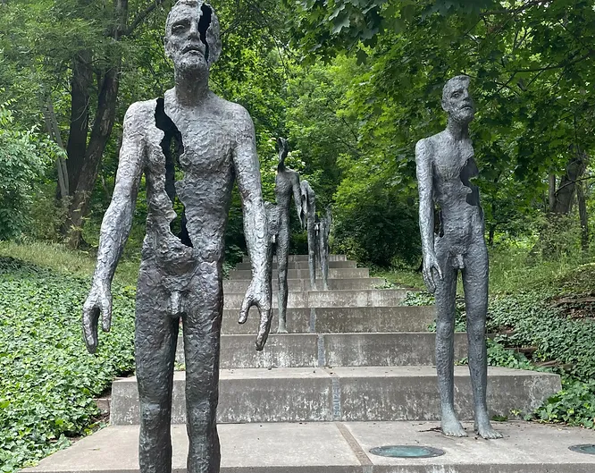 VISIT THE MEMORIAL TO THE VICTIMS OF COMMUNISM